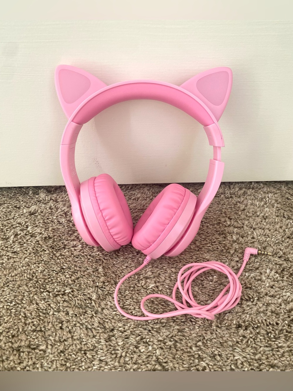 iClever Kids Headphones with Cat Ear Led Light Up